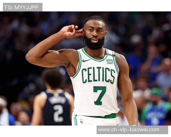 杰伦布朗:全力以赴展现自我同时激励身边队友共同进步 杰伦布朗:全力以赴展现自我同时激励身边队友共同进步