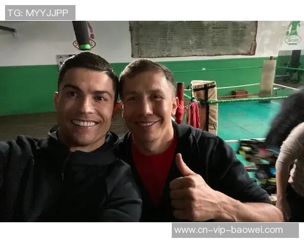 C罗身着西装出席白宫晚宴与美国防长亲密合影引发热议