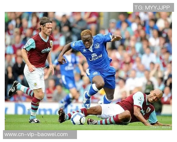 弗莱明接哈特曼传中再进一球伯恩利扩大领先优势狼队陷入困境